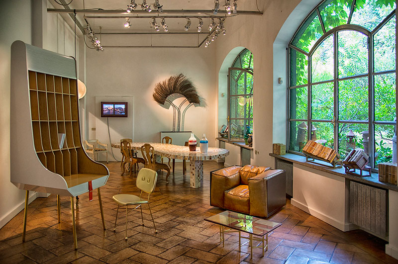 Galeria Rossana Orlandi transborda design por Milão.