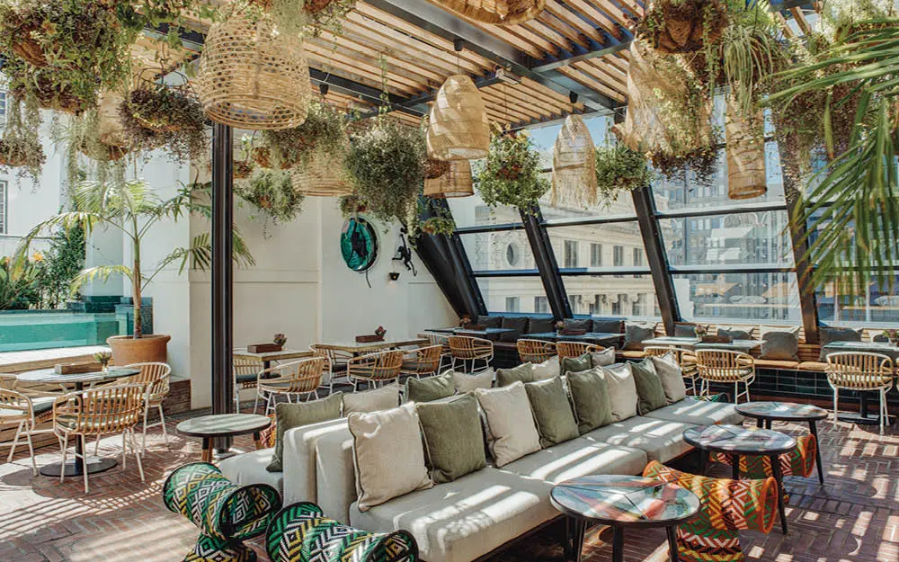 Gigi Rooftop: bar e piscina na cobertura
