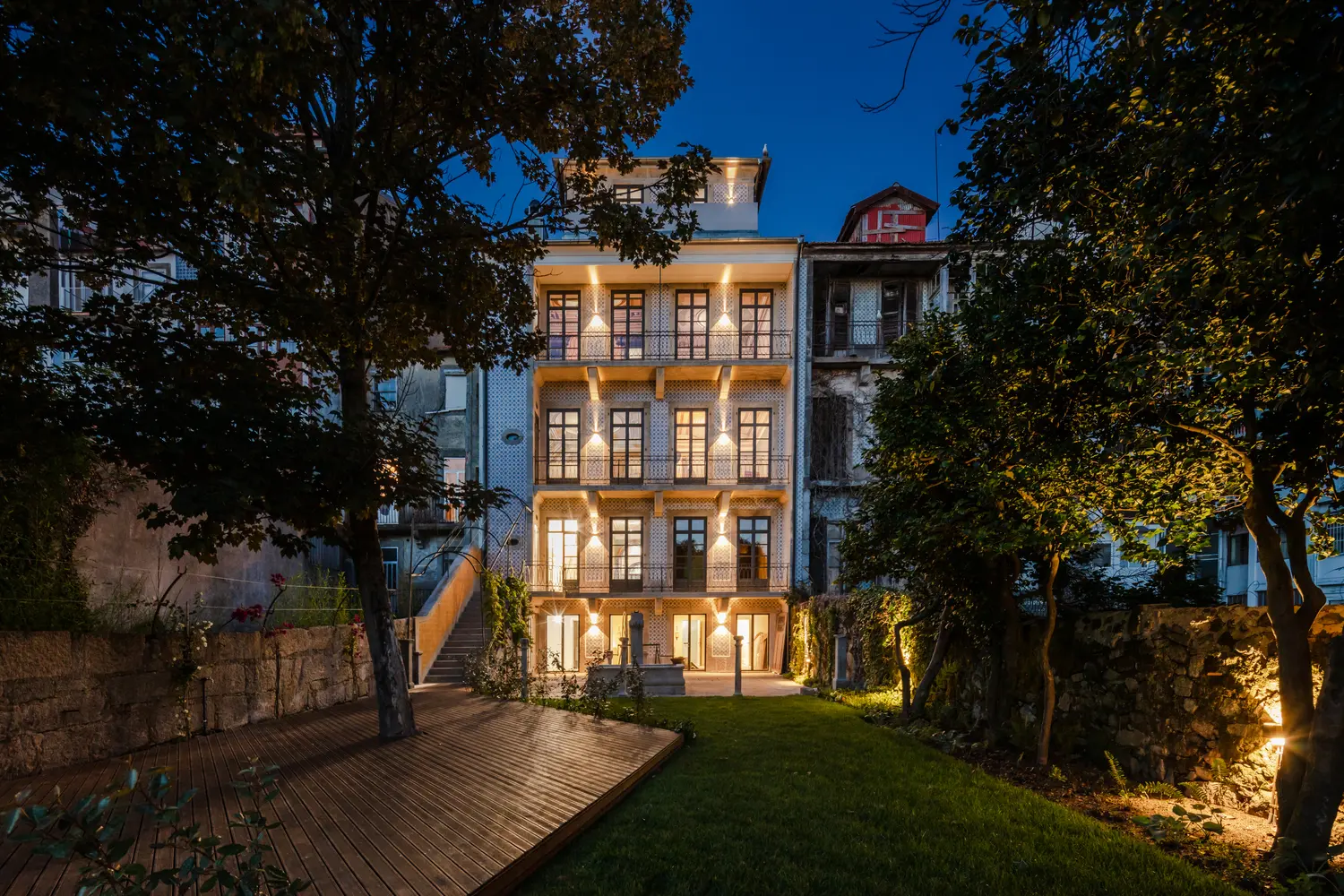 Menina Colina Guest House: hospedagem com charme em edifício histórico no Porto