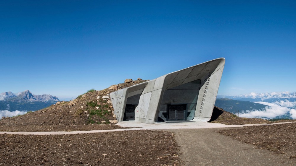 Museu Messner da Montanha Corones traz arquitetura futurista com assinatura de Zaha Hadid