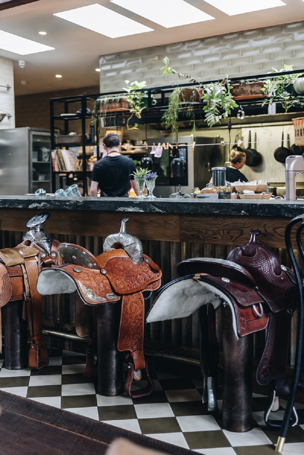 Em Mount White, Austrália, um restaurante rústico encantador: conheça o Saddles
