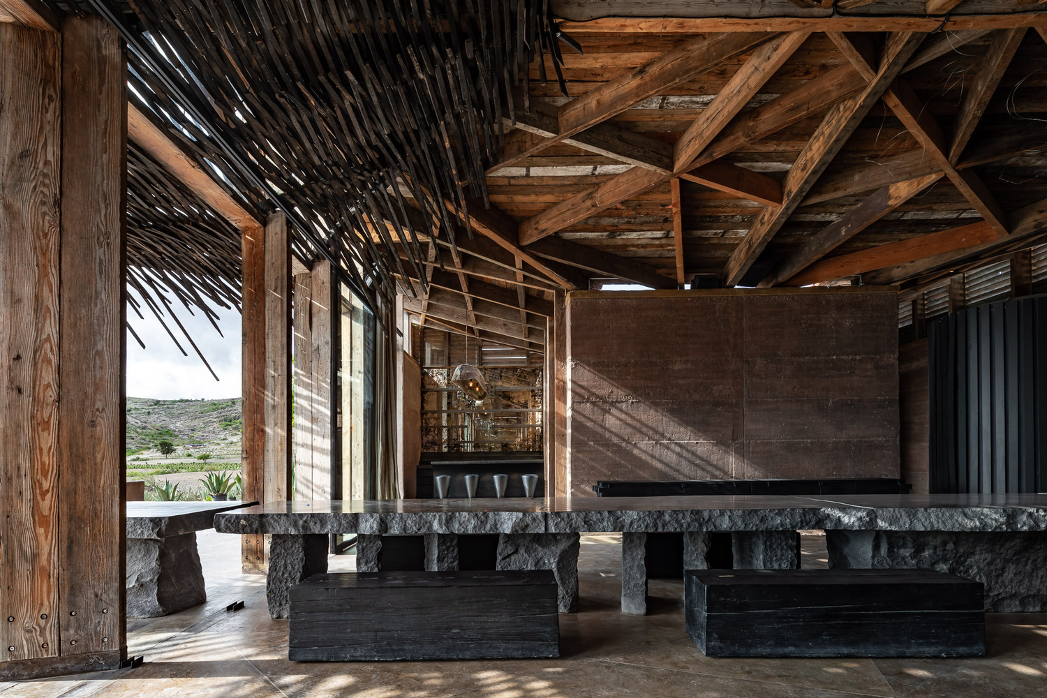 03 Casa Silencio, o hotel que te leva ao passado com um design moderno