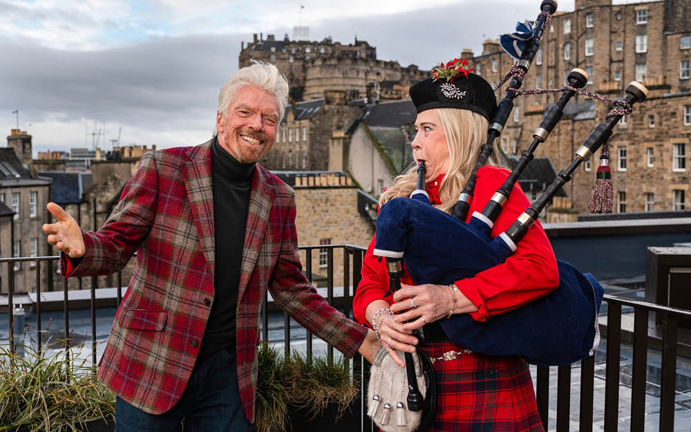 Richard Branson e Louise Marshal em inauguração do hotel Virgin Hotel Edinburgh - Hotel de Edimburgo - Escócia