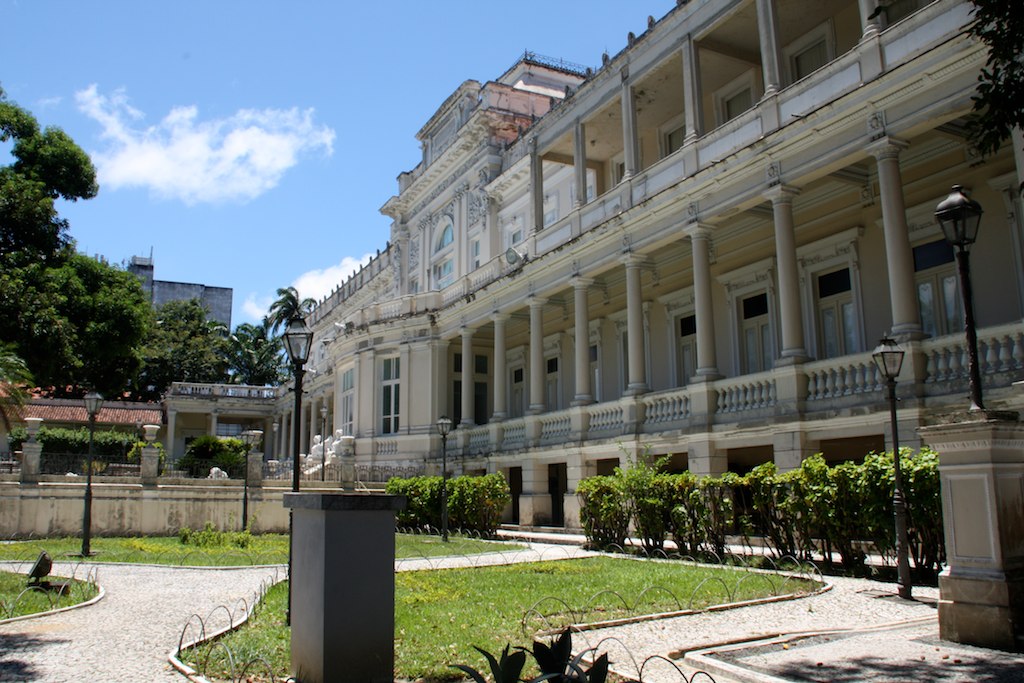 O Palácio da Aclamação contém uma coleção de muitas peças históricas para a cidade de Salvador