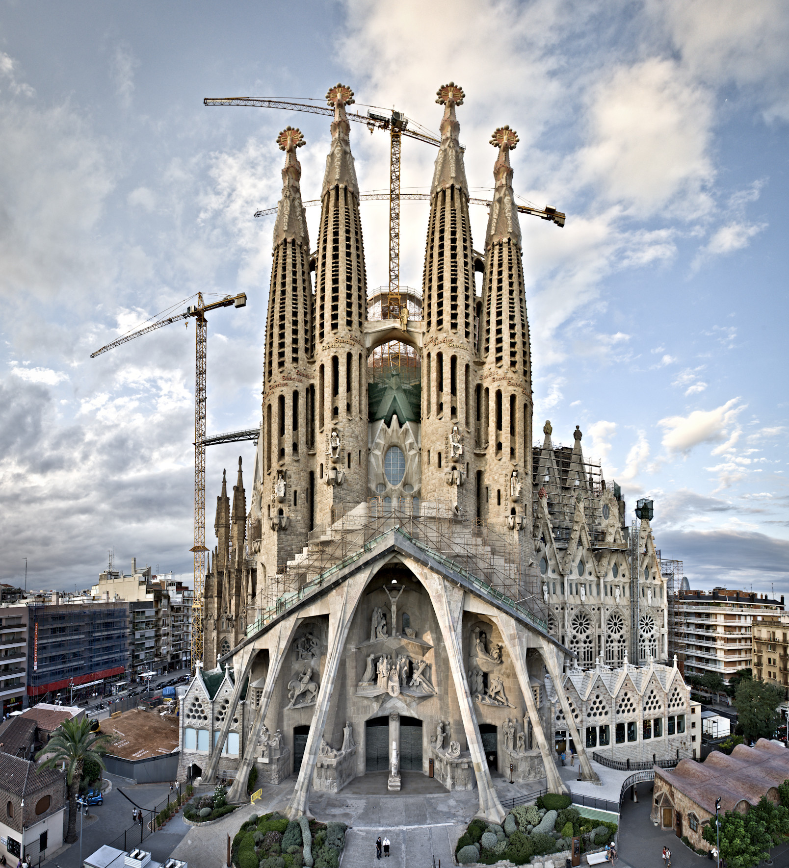O que fazer em Barcelona: Sagrada Familia, de Antonio Gaudi