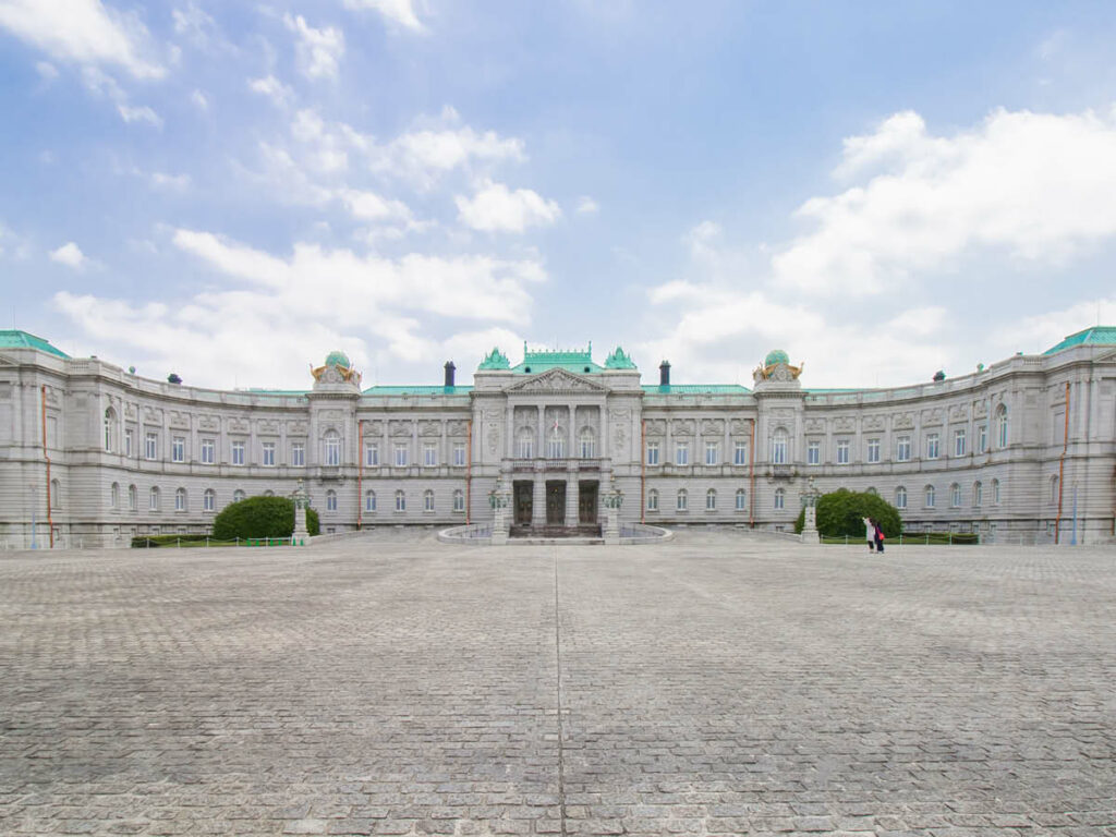 Palácio de Akakasa, um edifício monumental que marca a arquitetura japonesa do século XIX