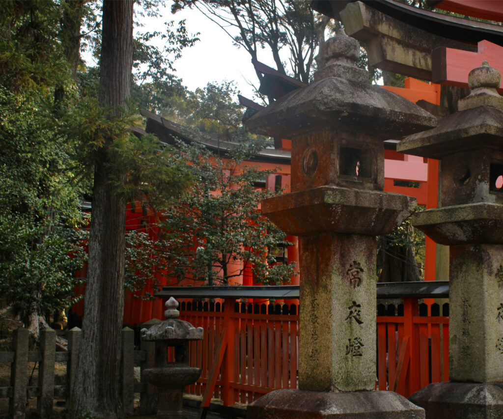 Templo  Fushimi Inari Shrine, um dos templos mais pacatos para se visitar em uma viagem para Kyoto