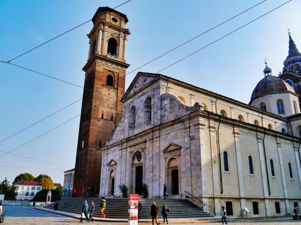 Catedral de Turim, em uma das melhores regiões onde ficar em Turim