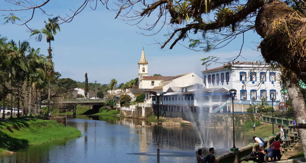 Cidade de Morretes e suas cachoeiras, destino recomendado para aproveitar inverno no Paraná