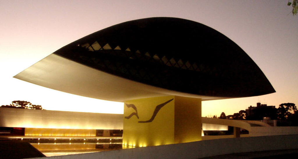 Museu Oscar Niemeyer de Curitiba - Dicas de passeio para aproveitar o inverno no Paraná