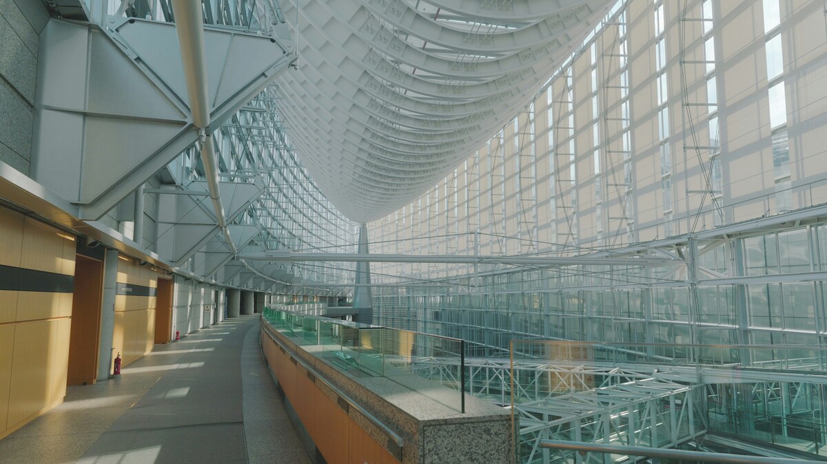 Interior do Tokyo International Forum