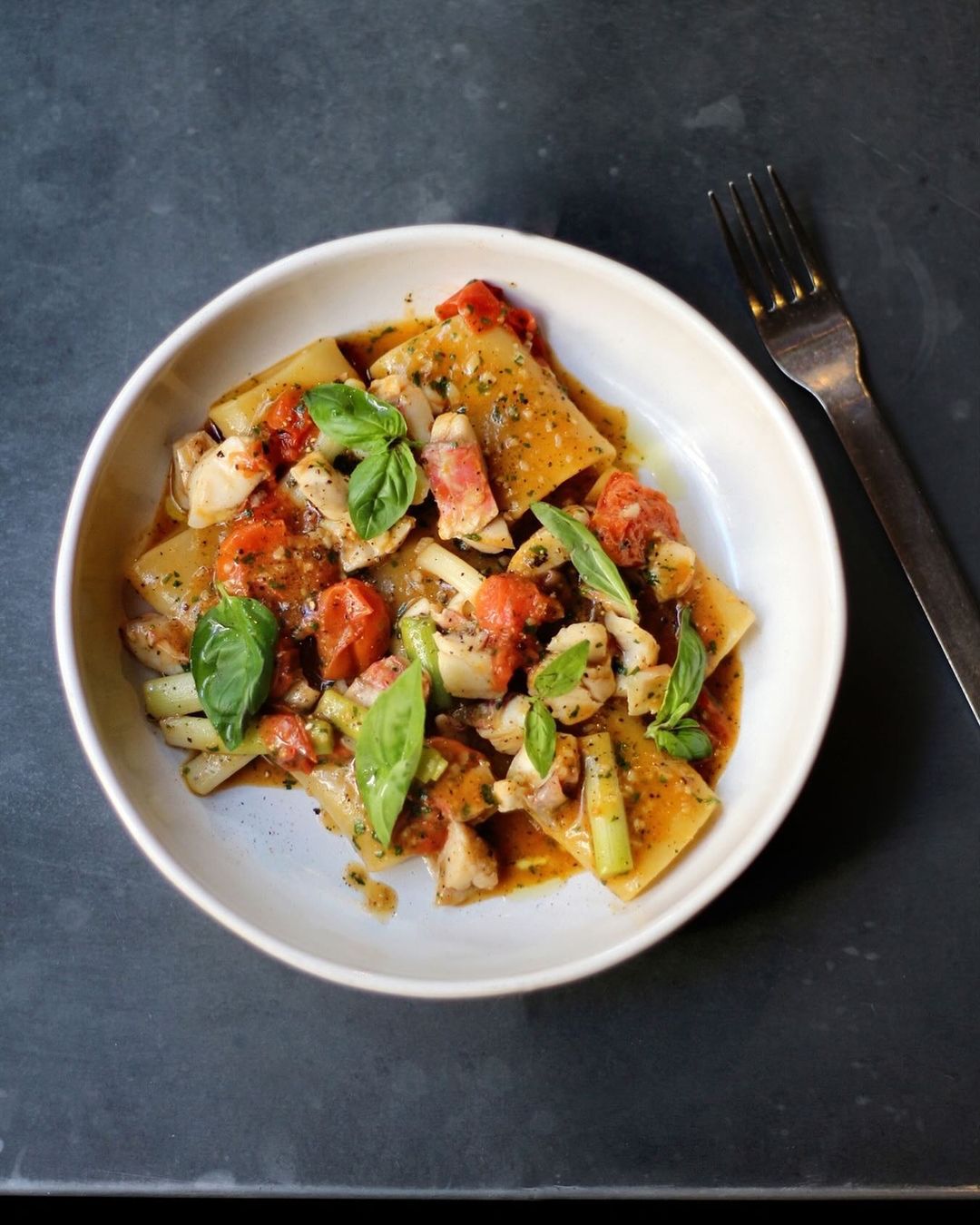 Paccheri com salmonetes do restaurante Tragaluz