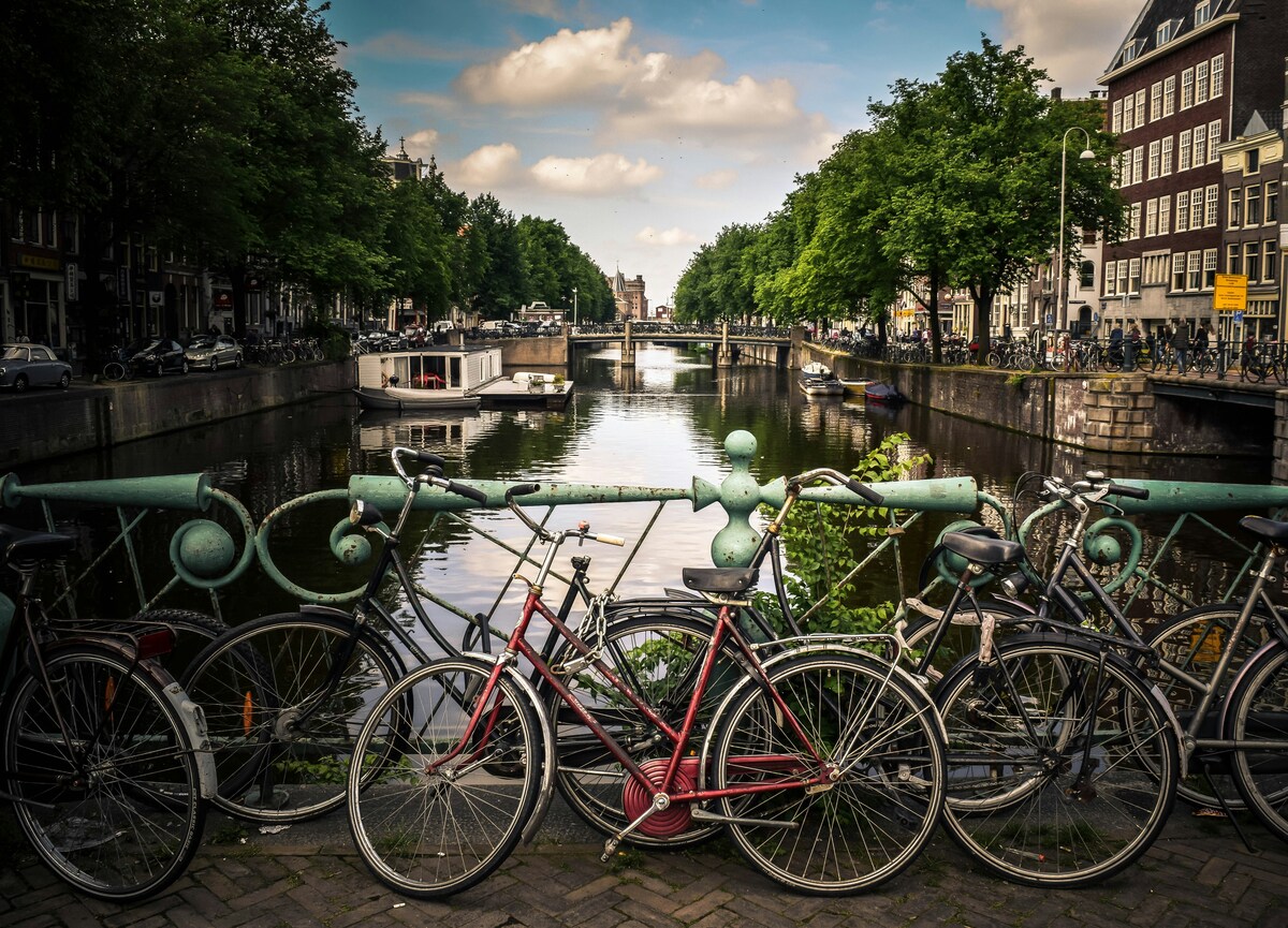 Amsterdã, a capital mundial das bicicletas