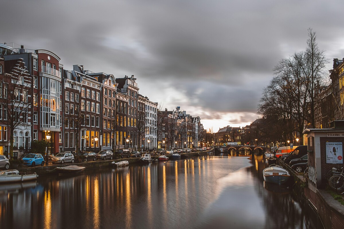 Canal em Amsterdã