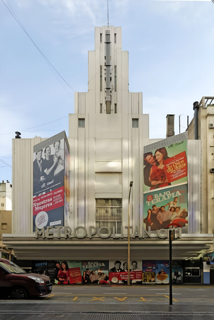 Fachada no Cine Metropolitano em Buenos Aires. | Foto: Manuel Solaris (Reprodução)