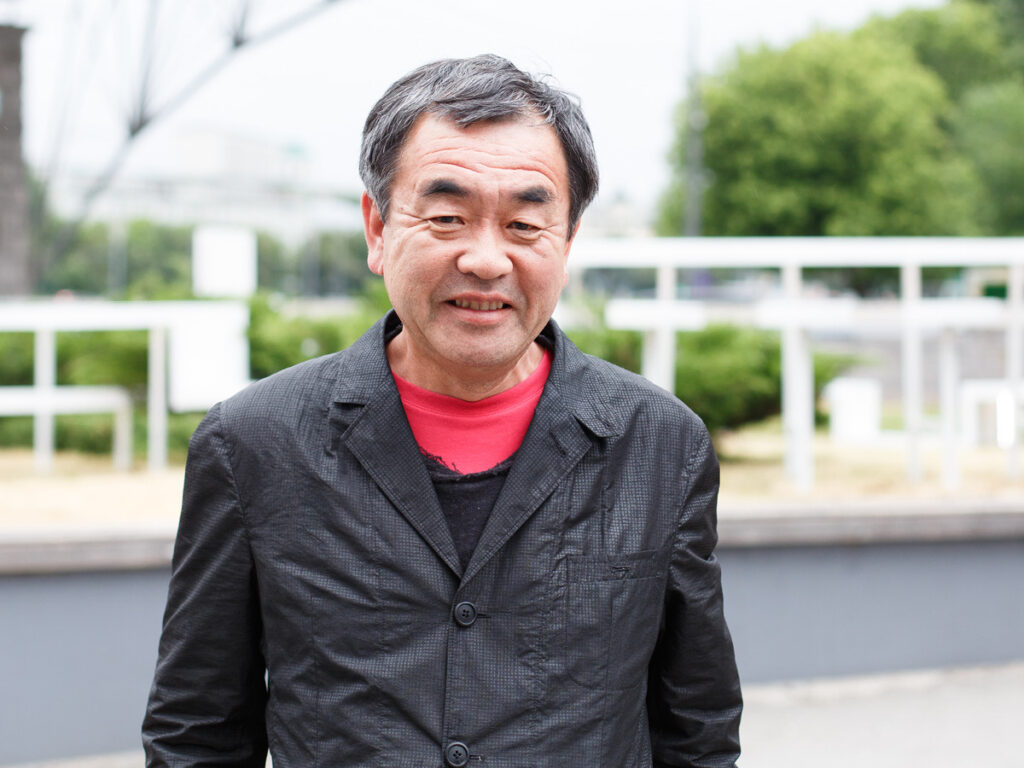 Kengo Kuma, arquiteto japones responsável por diversas obras que revolucionam o urbanismo pelo planeta