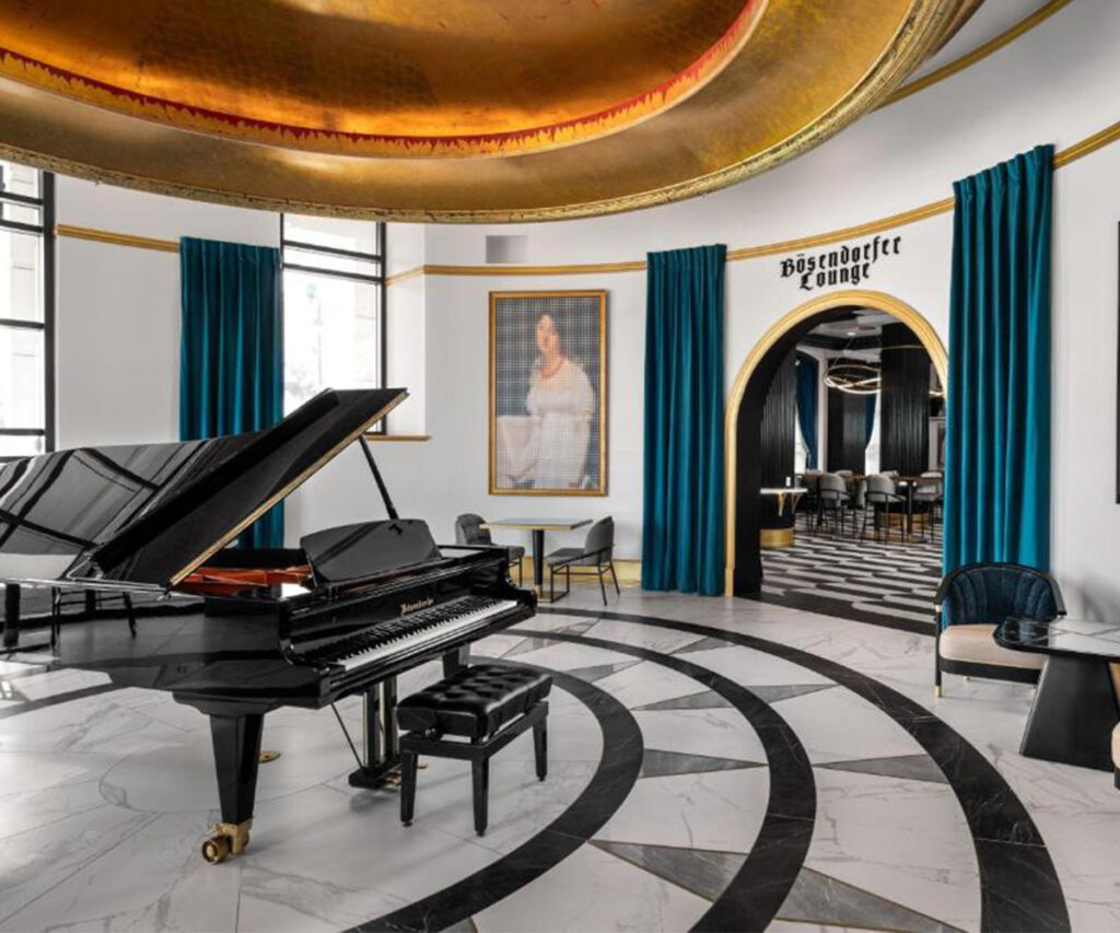 sala de piano do hotel Grand Bohemian Orlando 