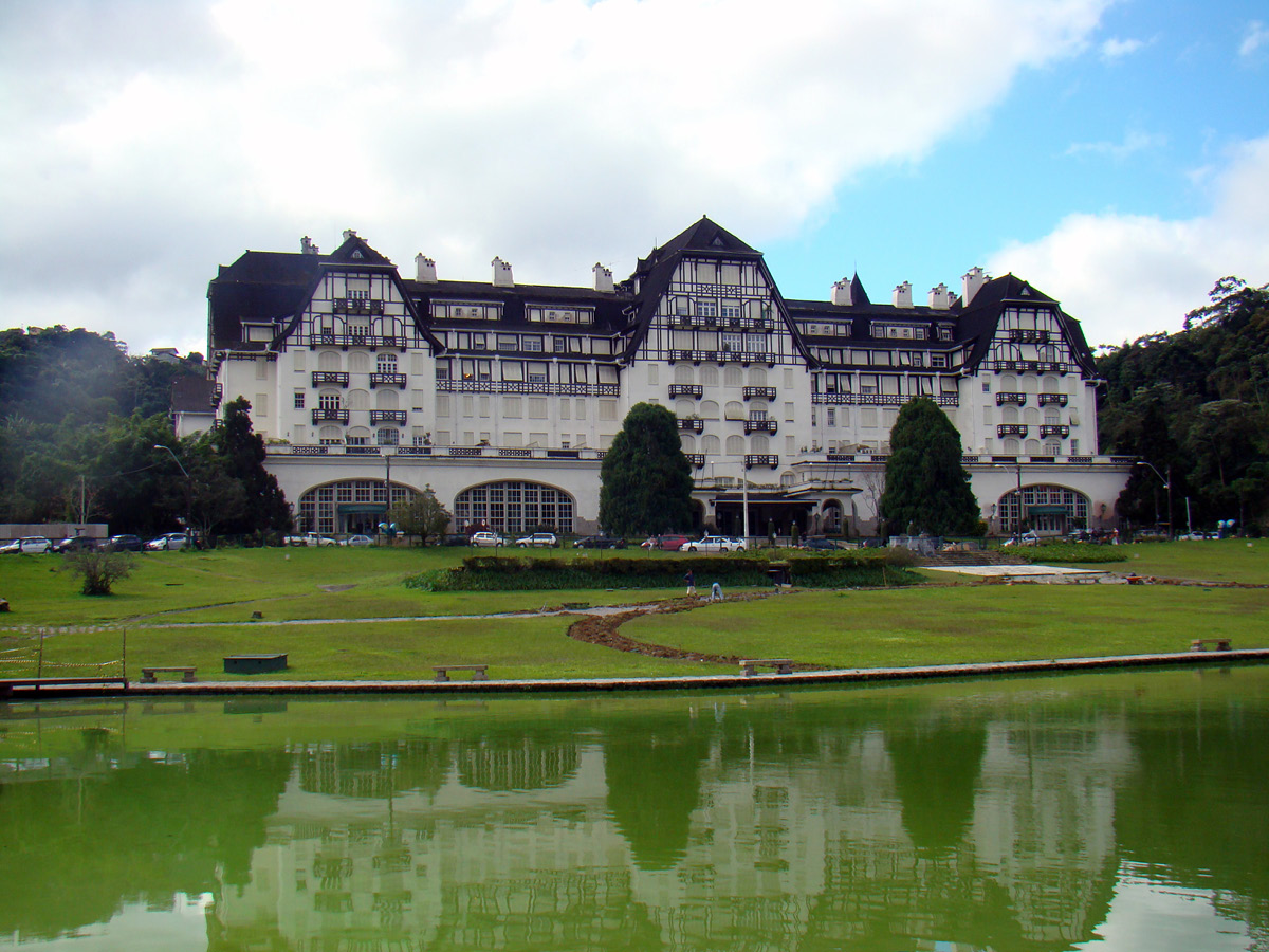 Palácio Quitandinha em Petrópolis, fotografia de Rodrigo Soldon