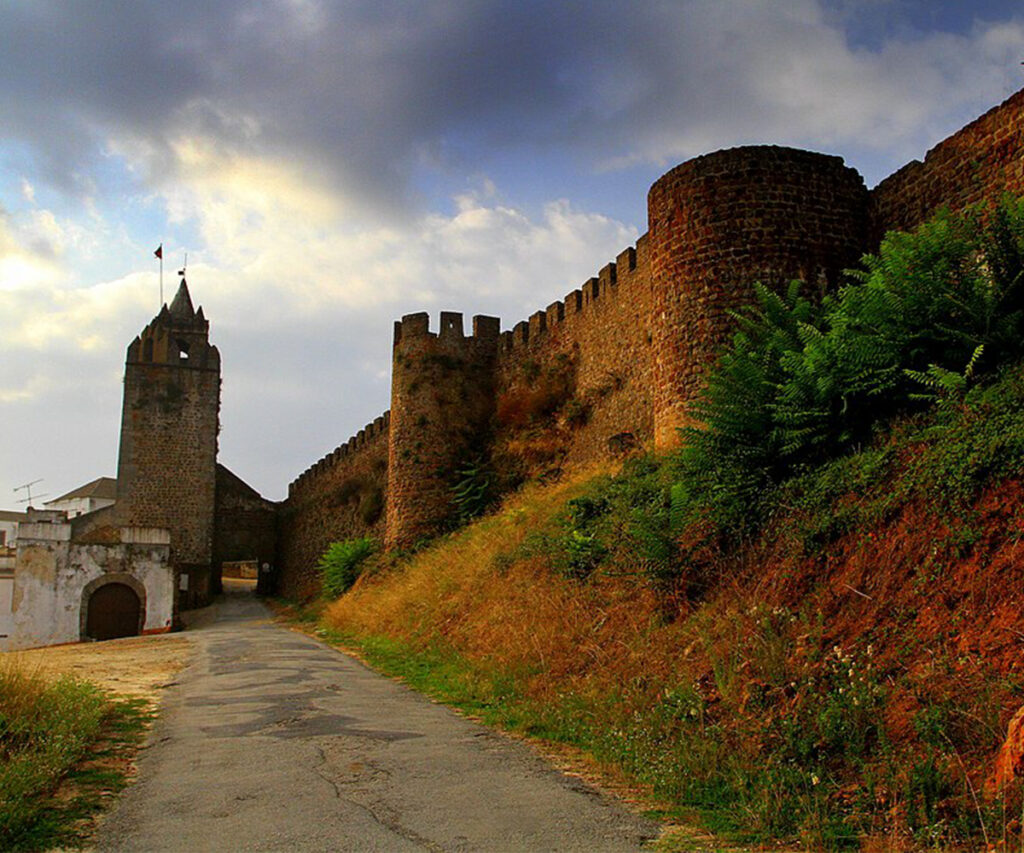 área externa do castelo de montemor-o-novo