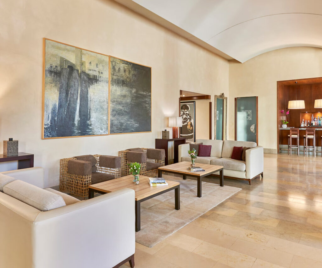 Lobby do NH Collection Burgos