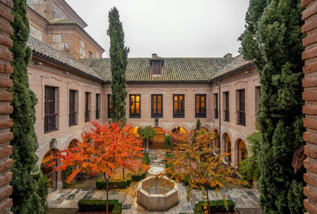 Pátio do castelo de Chinchon, um dos paradores da espanha