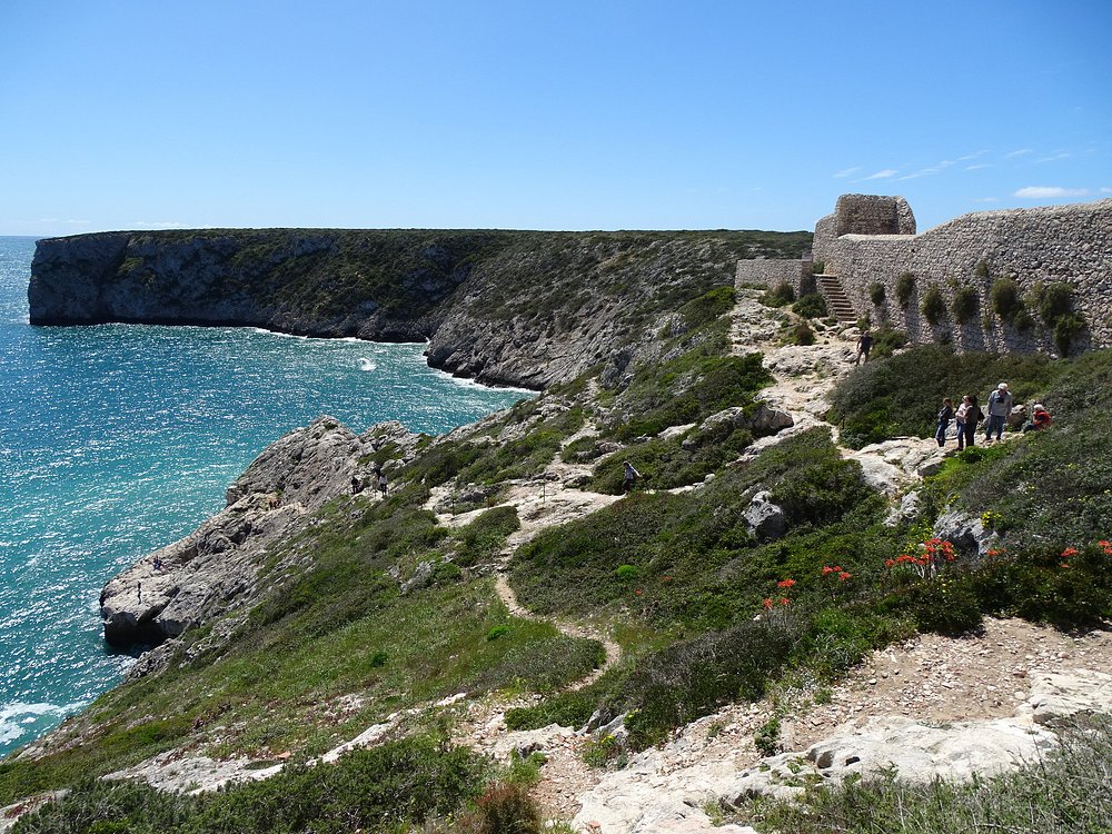 Visão do mar a partir da Fortaleza de Belixe em Sagres, pequena cidade de Portugal