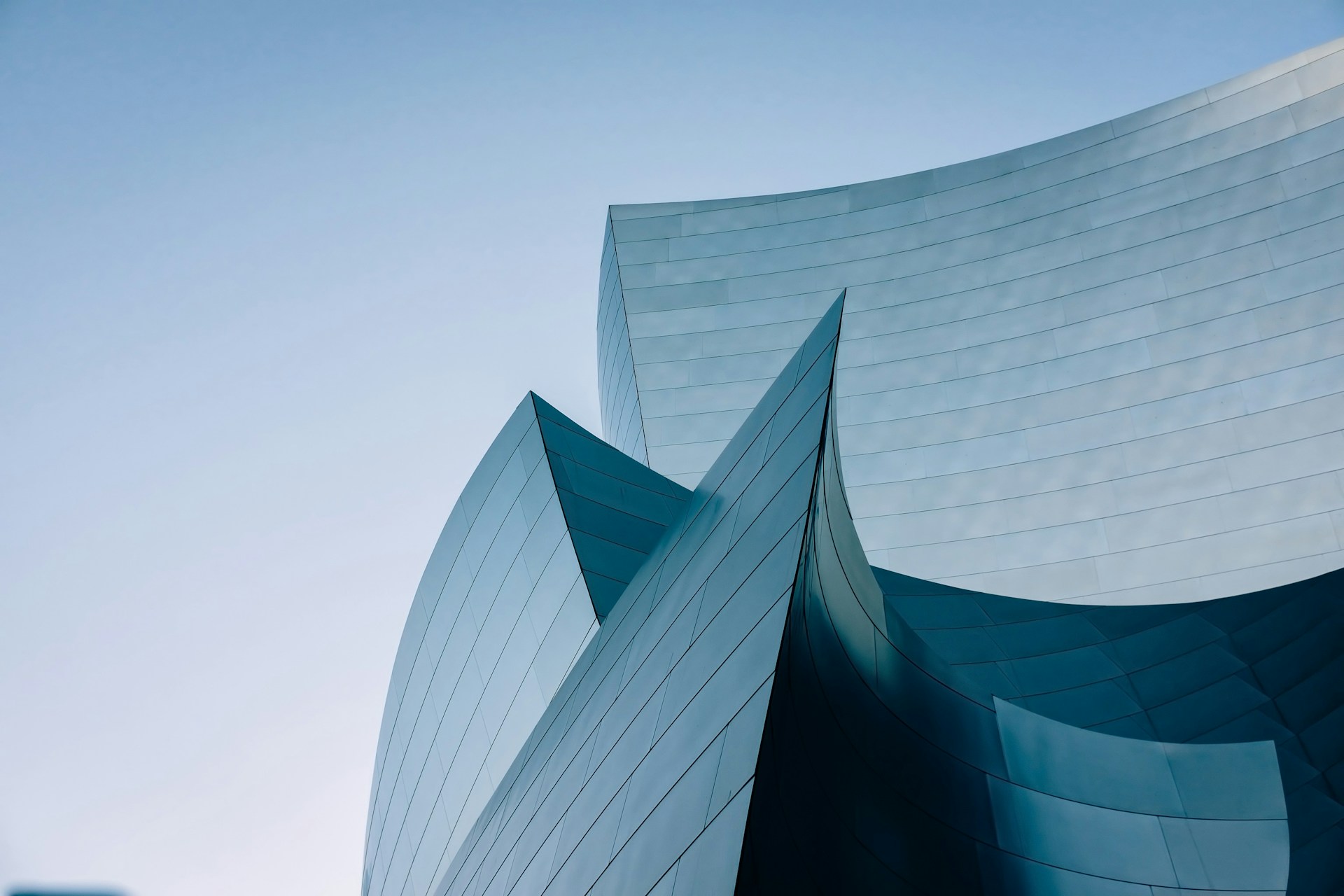 Frank Gehry: O arquiteto que revolucionou a arquitetura contemporânea
