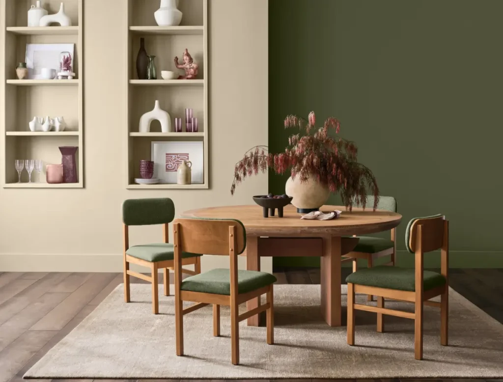 Paleta de cores neutras com Universal Khaki em decoração de interiores moderna brasileira