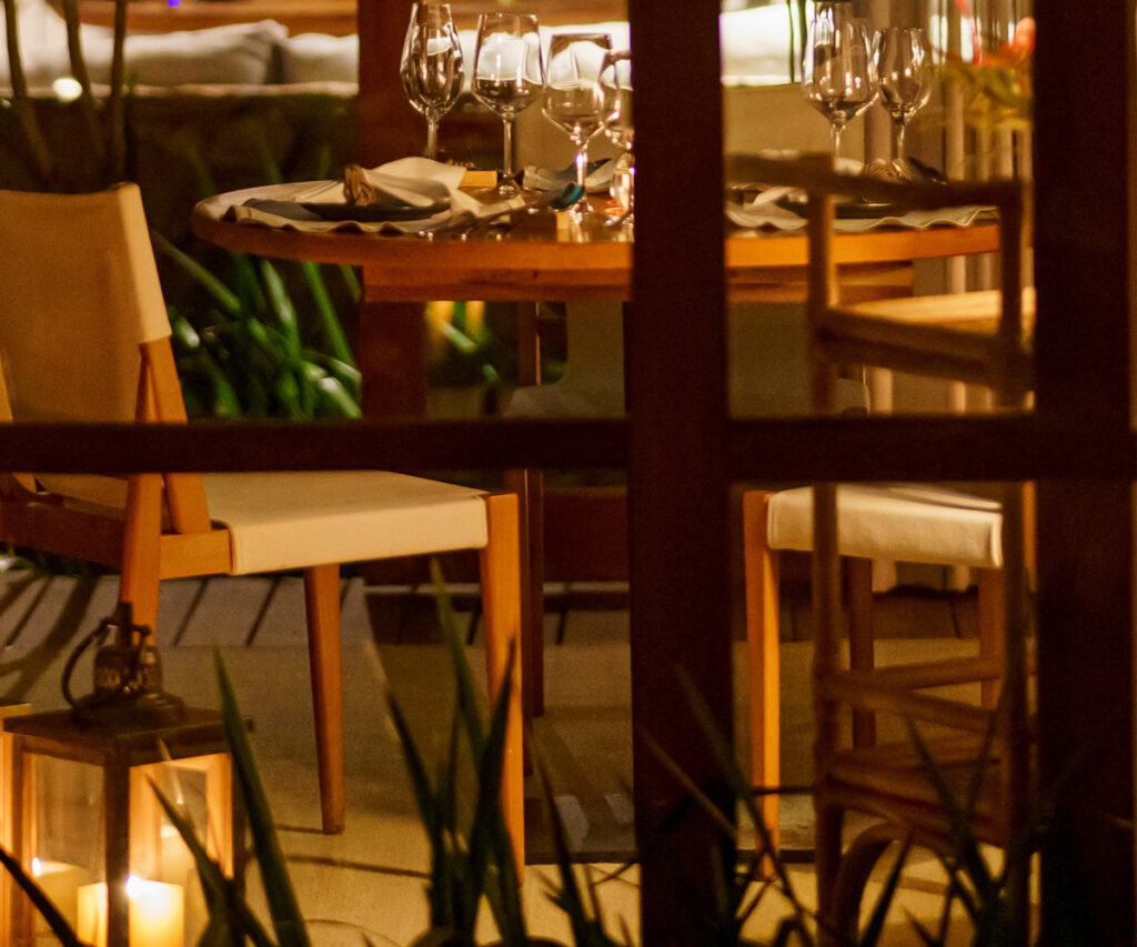 Onde ficar na chapada diamantina: restaurante Refúgio na Serra, Paraguassu, com decoração rústica e ambiente acolhedor.