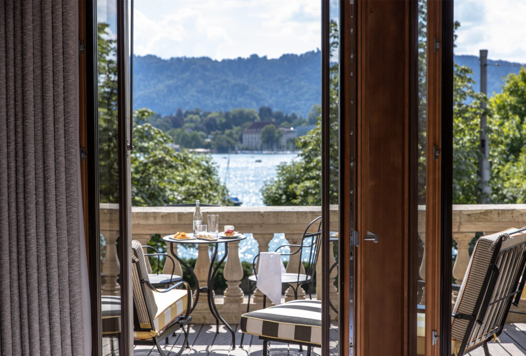 Varanda do hotel la reserve eden au lac