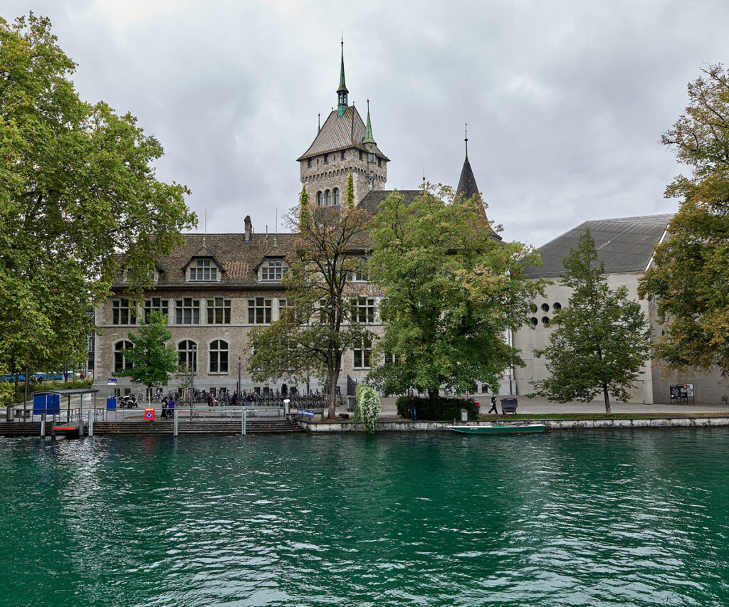 Museus em Zurique: Museu Nacional Suíço com castelo histórico e jardim