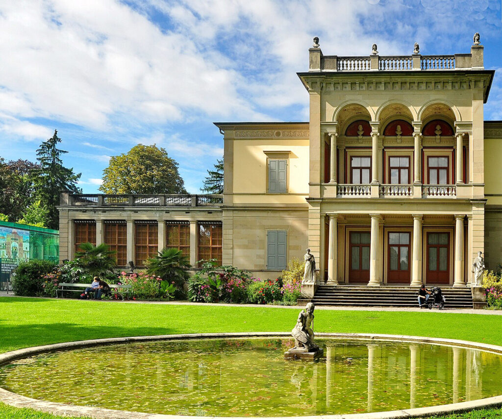 Museus em Zurique: Rietberg com jardim e fonte
