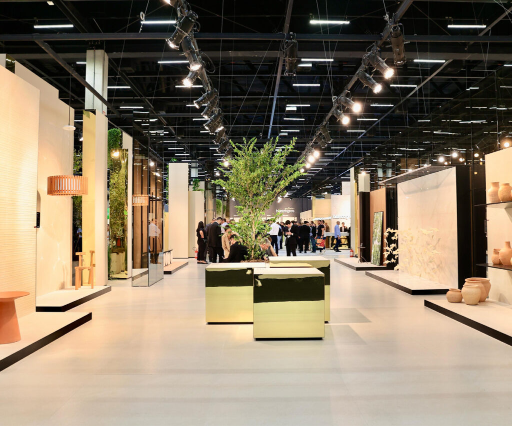 área de exposição da expo revestir