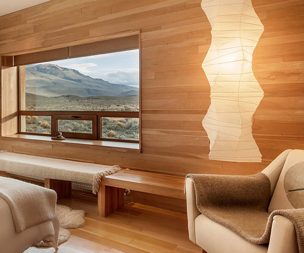 Sala moderna com vista para montanhas no Tierra Patagônia Hotel & Spa
