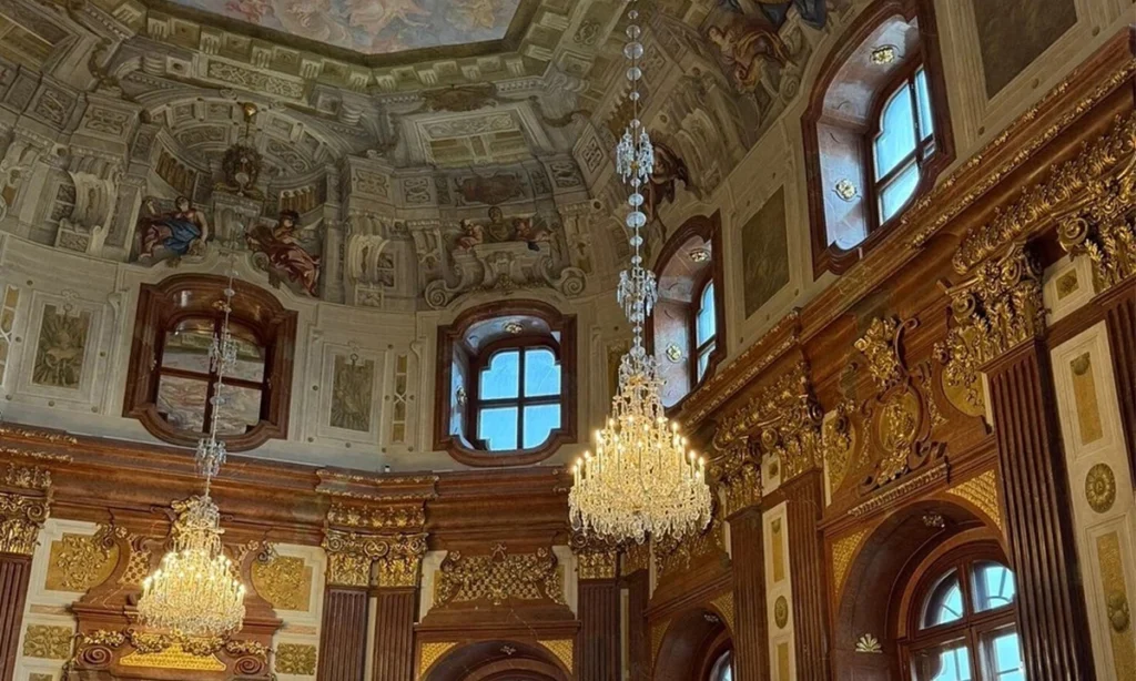 Interior do Palácio de Belvedere I Foto: Geo Stephan via TripAdvisor (reprodução)