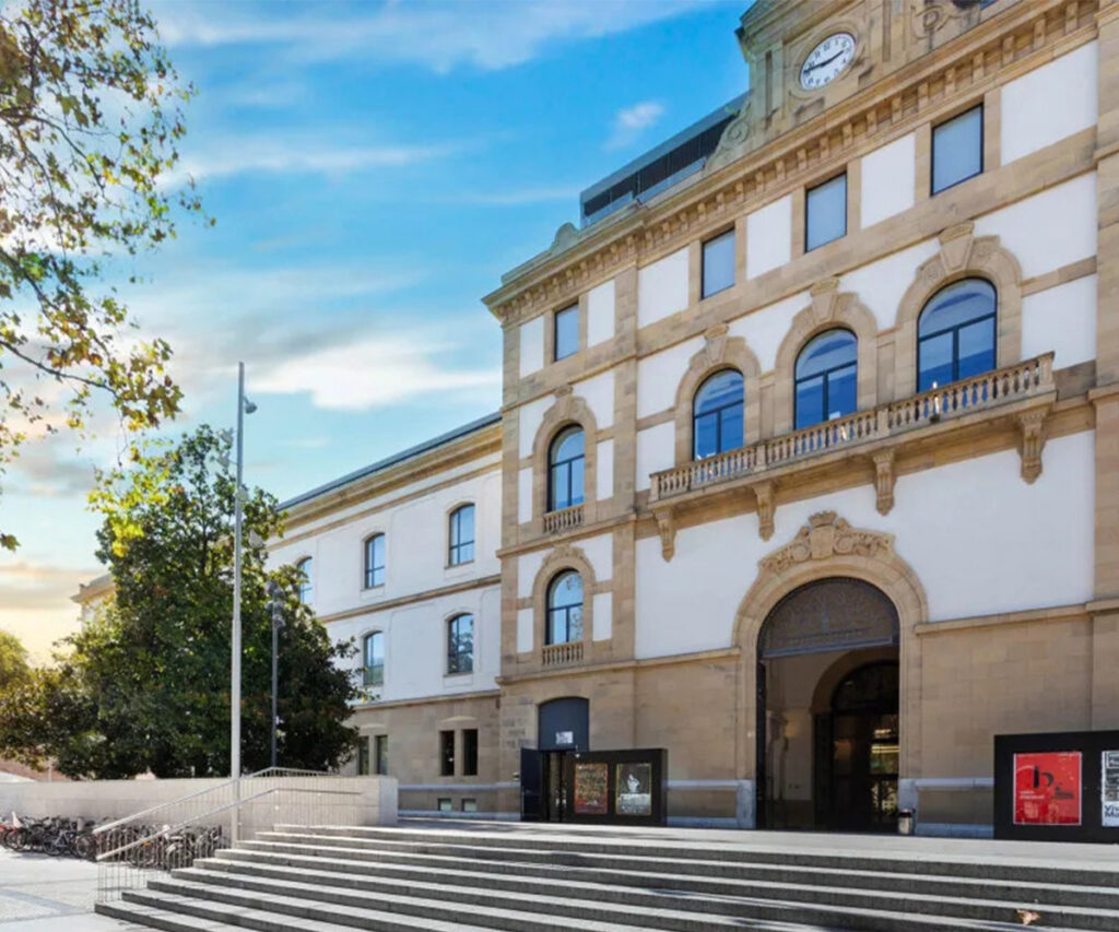 fachada do hotel oneshot tabakalera house