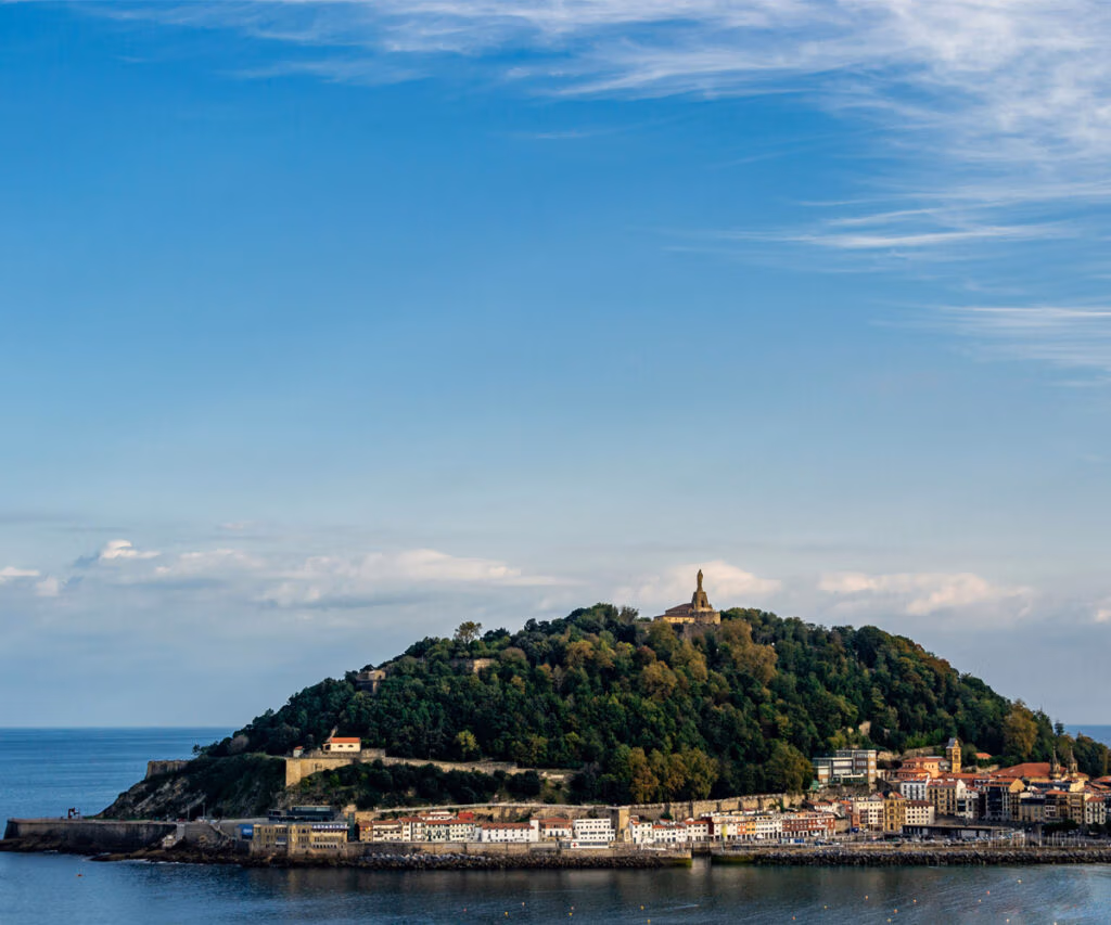 Onde ficar em San Sebastián: vista panorâmica de Monte Igeldo, ideal para hotéis luxuosos com tranquilidade e vistas ao mar