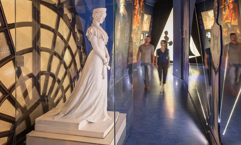 estátua da sissi no museu sisi