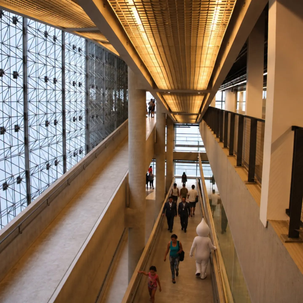 Rampas do Sesc 24 de Maio como inspiração arquitetura decoração são paulo com concreto e luz acolhedora.